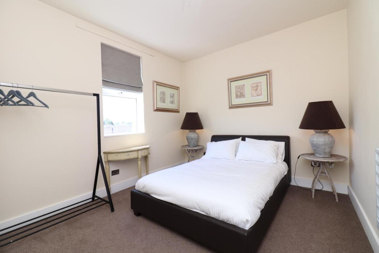 Hope House Apartments Честър Екстериор снимка