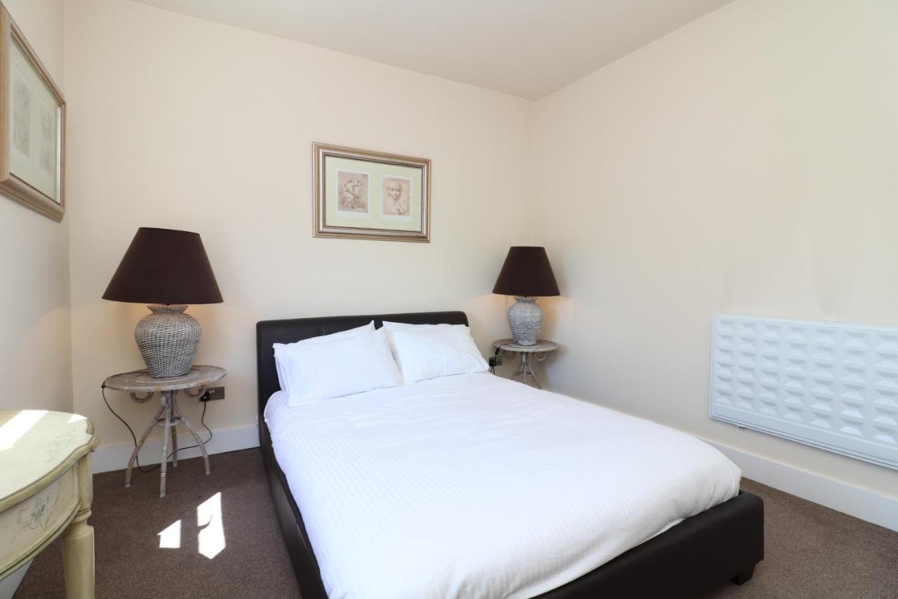 Hope House Apartments Честър Екстериор снимка