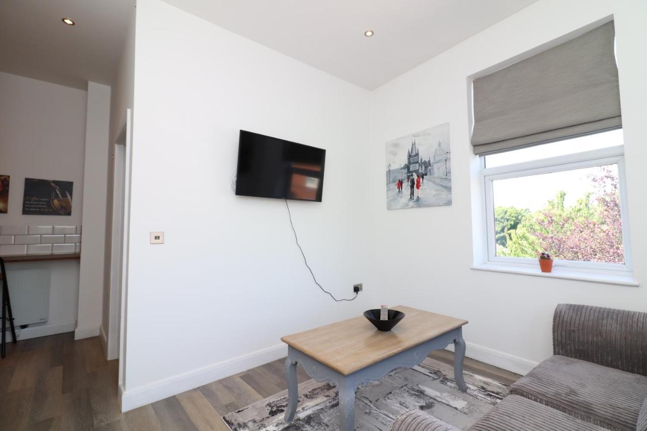 Hope House Apartments Честър Екстериор снимка