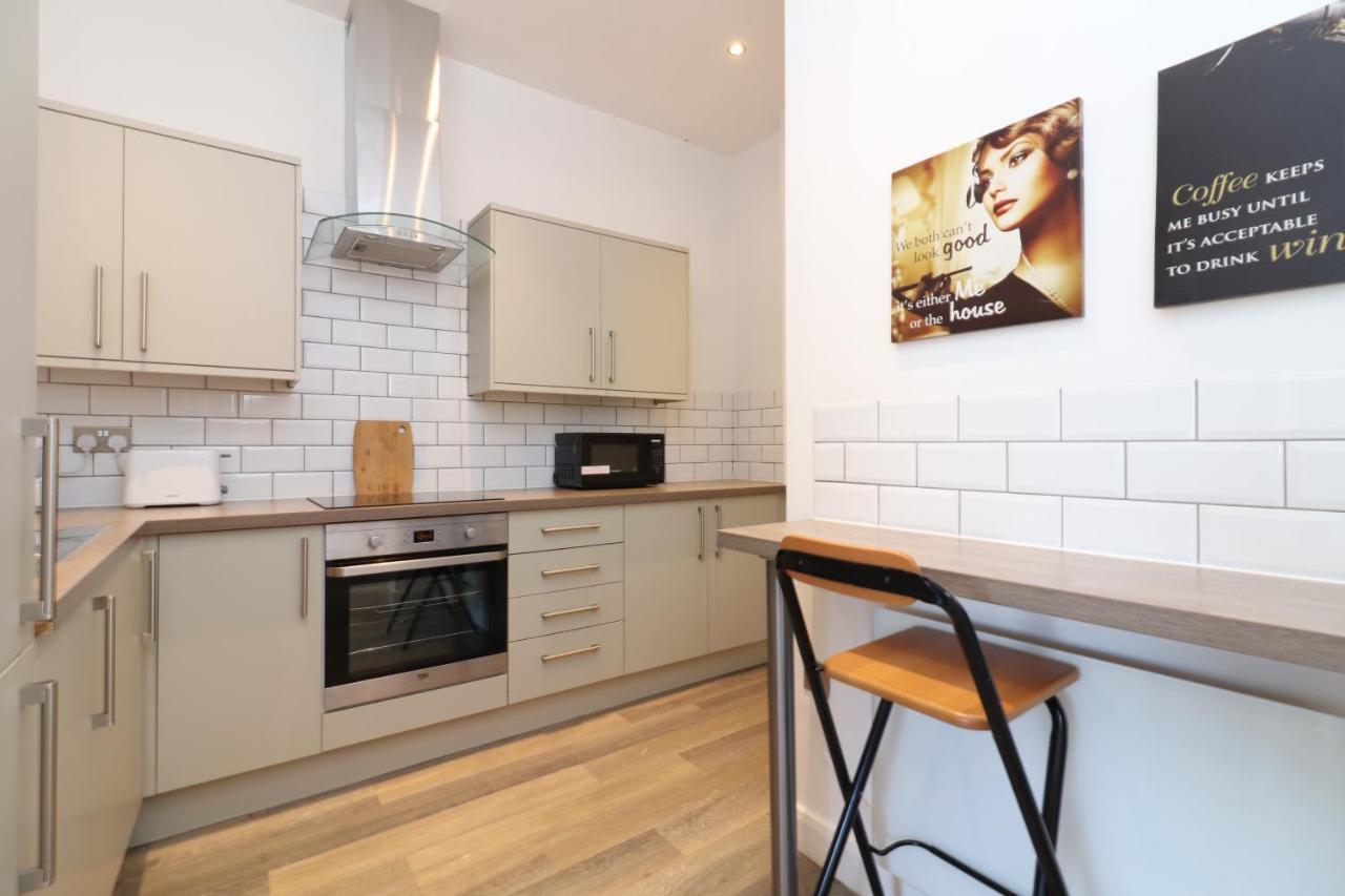 Hope House Apartments Честър Екстериор снимка