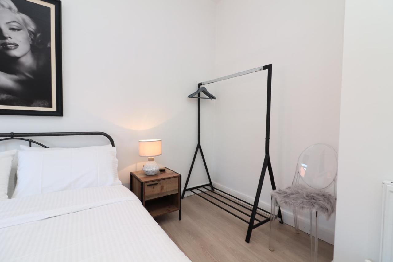 Hope House Apartments Честър Екстериор снимка